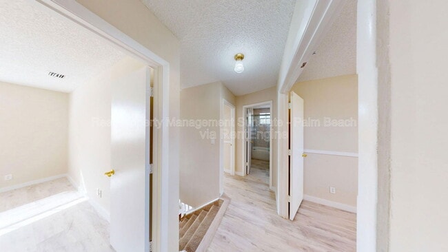 Building Photo - 140 Pheasant Run Blvd