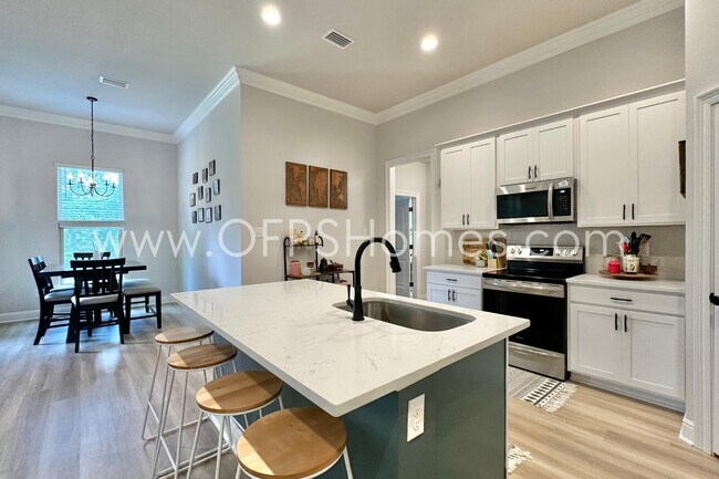 Building Photo - 4601 Jayhawk Dr