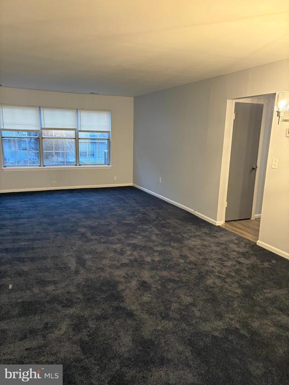 Building Photo - 424 Crisfield Dr