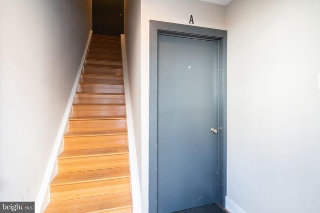 Building Photo - 2351 Christian St