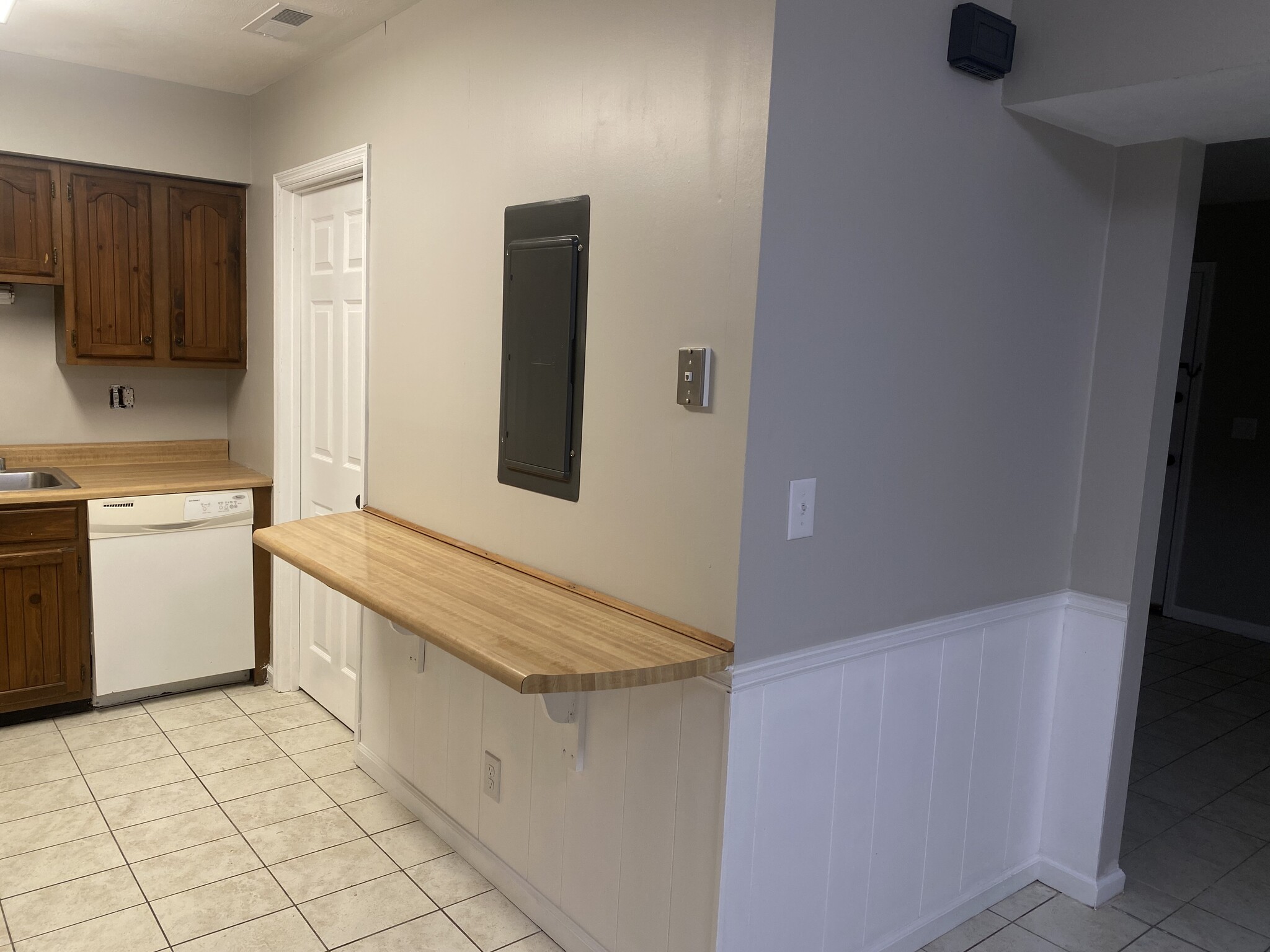 Building Photo - 3400 Maxon Rd