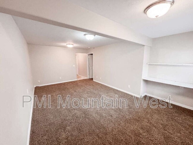 Building Photo - 208 Lyman Ln