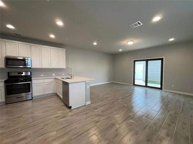 Building Photo - 2205 Arendale Dr