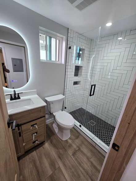 Building Photo - 9419 True Ave