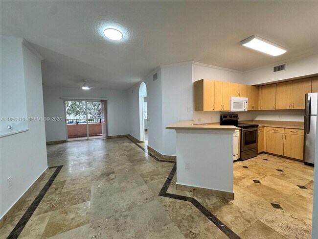 Building Photo - 2404 Belmont Ln