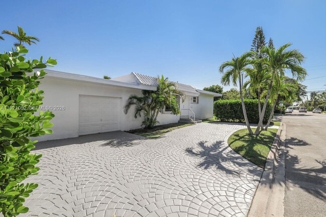 Building Photo - 725 91st St