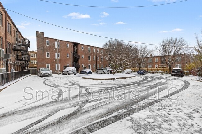 Building Photo - 4205 Ellenwood Ave