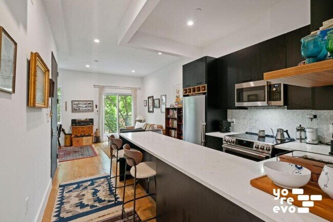 Building Photo - 2 bedroom in Brooklyn NY 11216