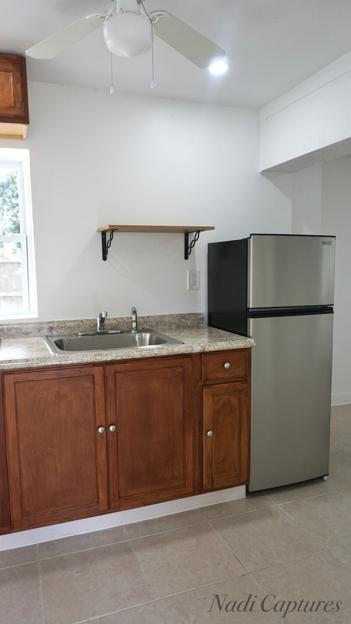Building Photo - 1421 N Andrews Ave