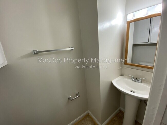 Building Photo - 130 Janney Ct