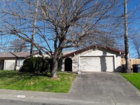 Building Photo - Citrus Heights 3 Bdrm, 2 bath - new carpet...