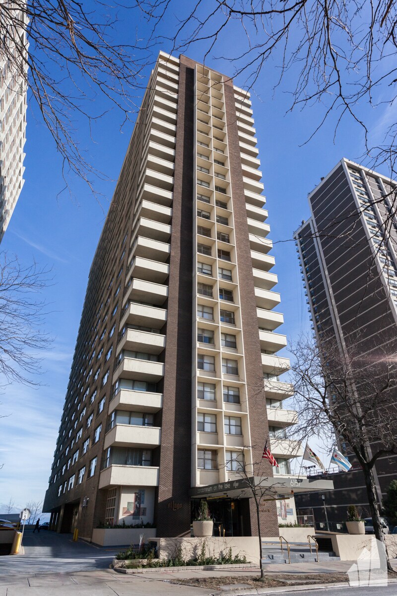 Building Photo - 6157 N Sheridan Rd