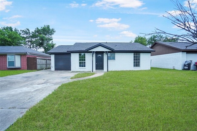 Primary Photo - 17123 Sunshine St