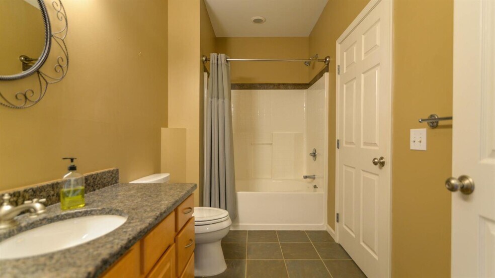 Building Photo - 273 Scio Village Ct