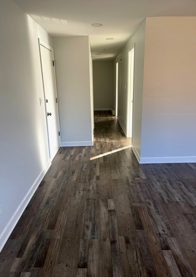 Building Photo - 287 8th St