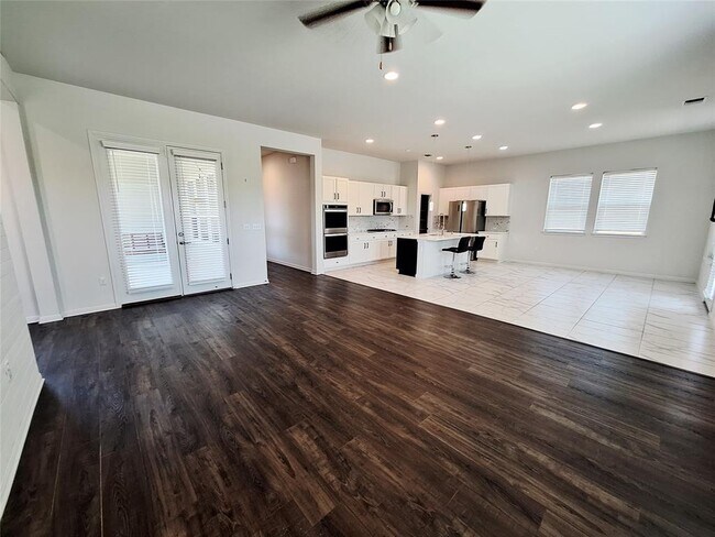 Building Photo - 7800 Hillock Terrace
