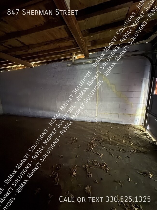 Building Photo - 847 Sherman St