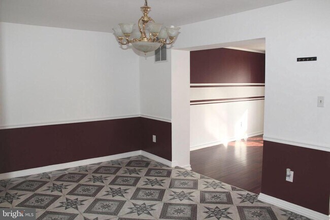 Building Photo - 41 Bralan Ct