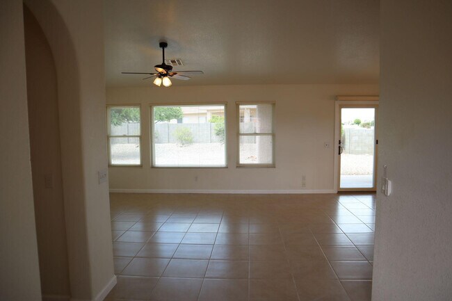 Building Photo - 2630 Lemoor Ct