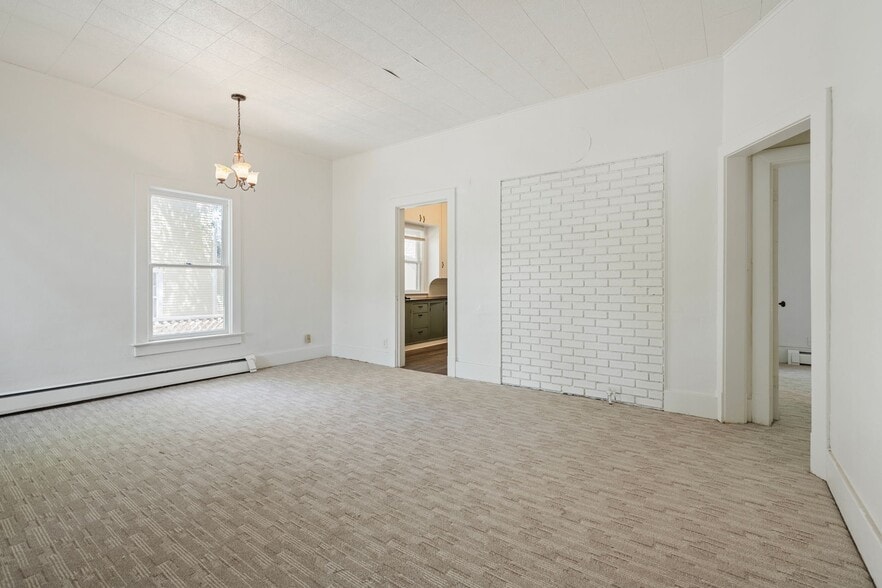 Building Photo - 412 Peterson St