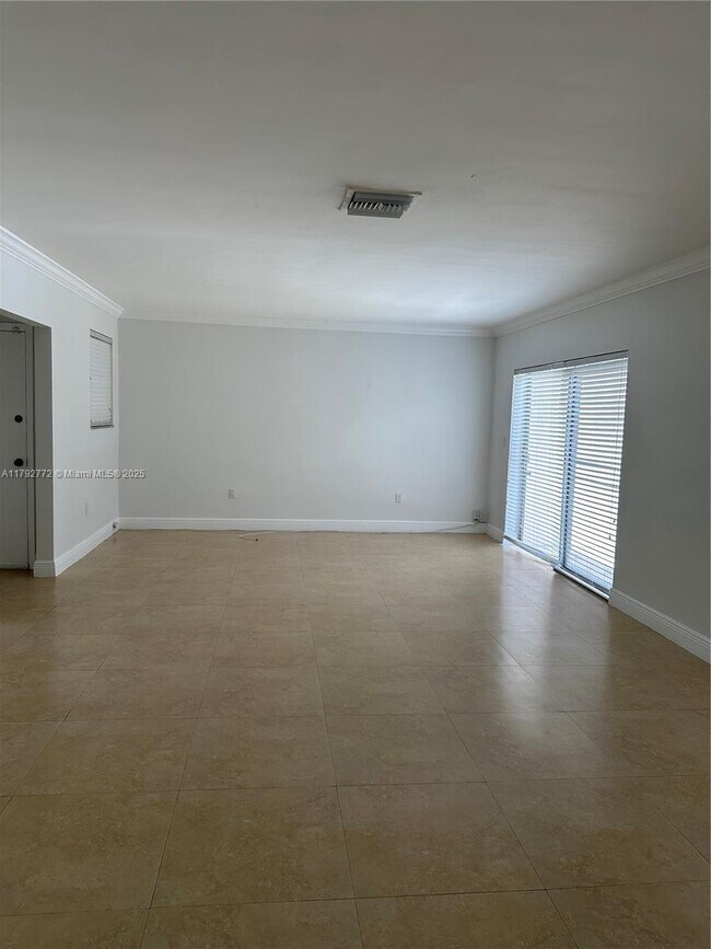 Building Photo - 1130 Cotorro Ave