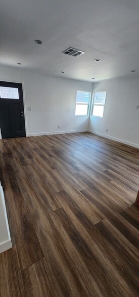 Building Photo - 2752 Thurman Ave