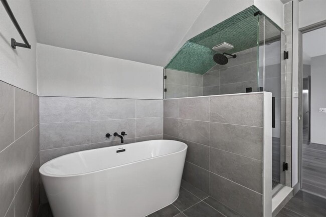 Building Photo - 4301 Hyridge Dr