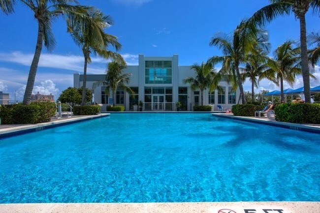 Building Photo - 300 S Australian Ave