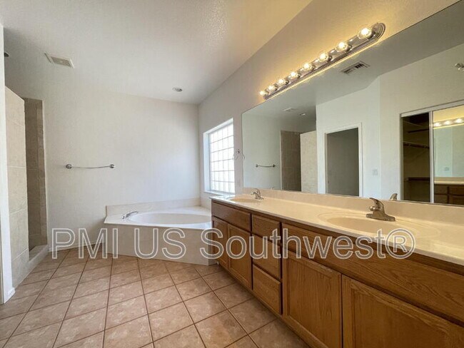 Building Photo - 2007 Lause Bay