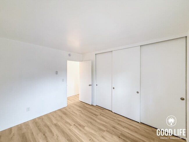 Building Photo - SD: 3BD/2BA Condo in University City with Community Pool, Private Patio & In-Unit Laundry