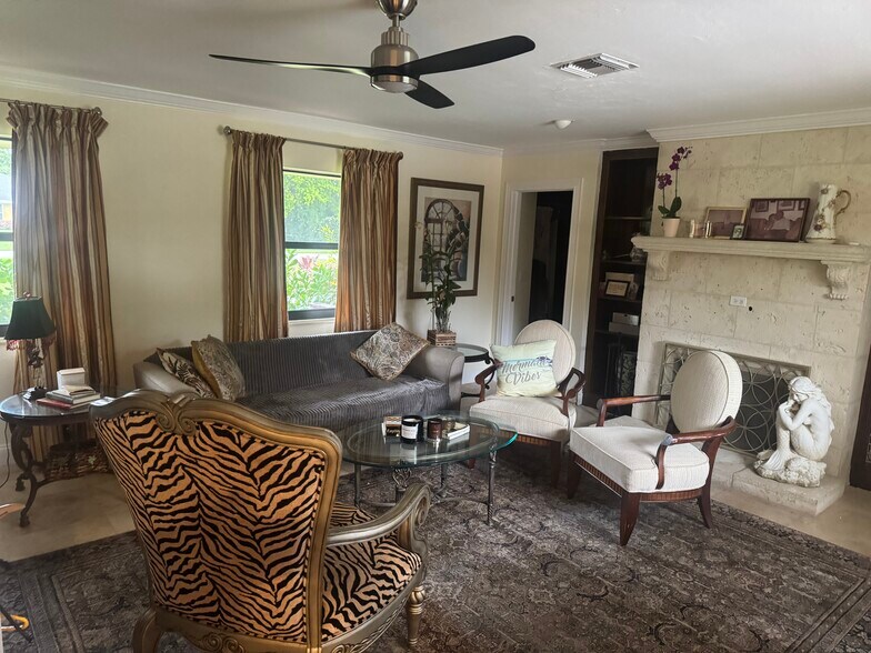 Building Photo - 4024 Maurice Dr