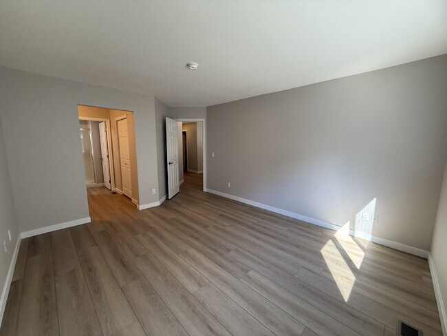 Building Photo - AMAZING Home in Quiet Community Available ...