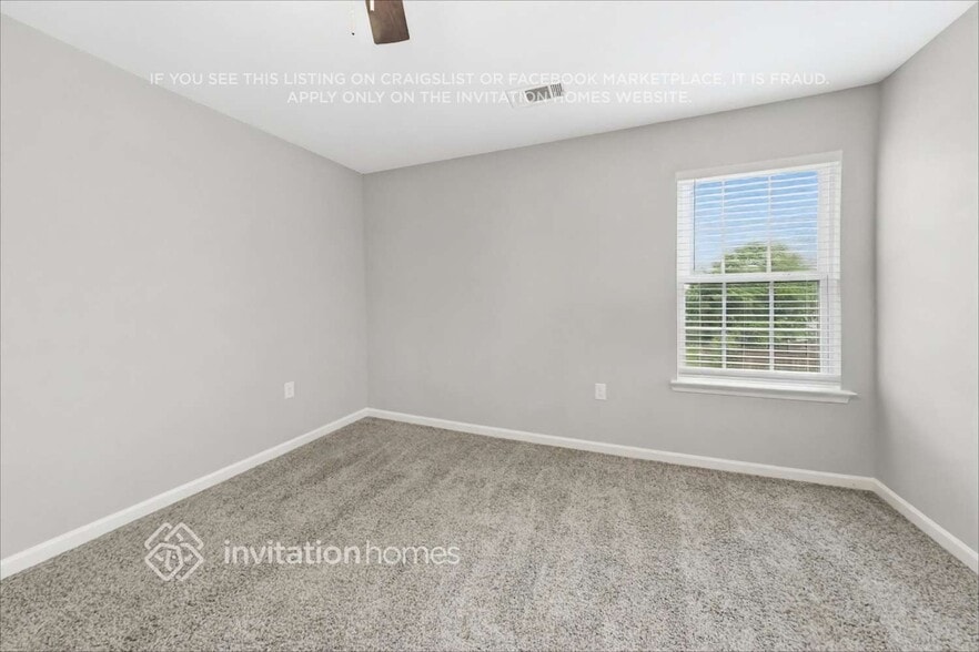Building Photo - 1719 Eastway Dr