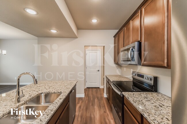 Building Photo - 11172 Murrelet Dr