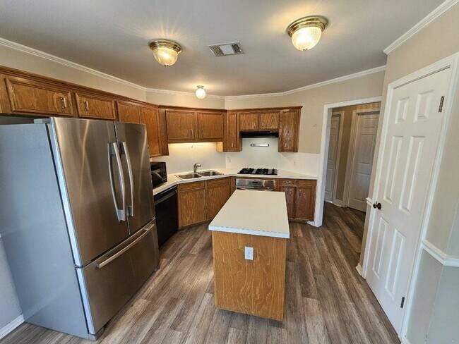 Building Photo - 5901 Pampus Ln