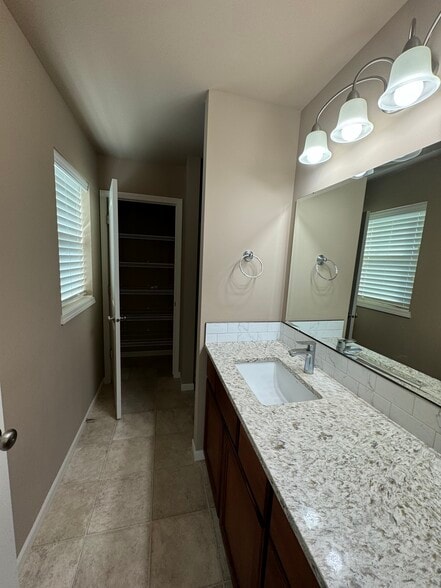 Building Photo - 1714 Fair Pheasant Way