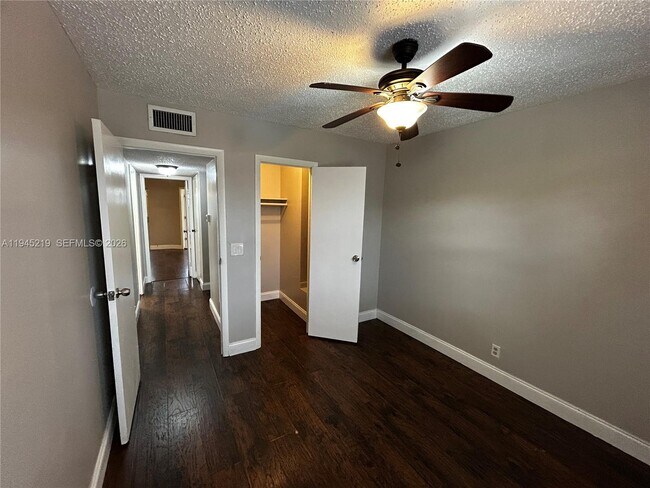 Building Photo - 5979 NW 29th Pl