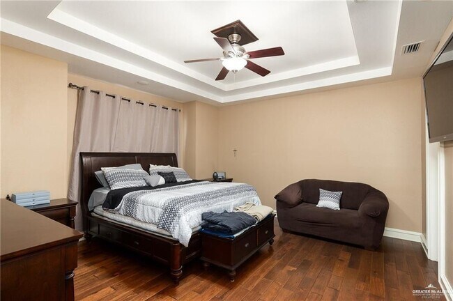 Building Photo - 3202 W San Luis Cir