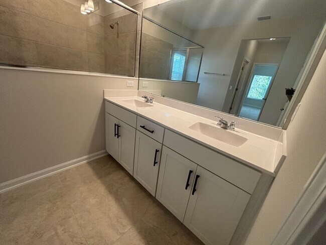 Building Photo - 137 Nighthawk Ln