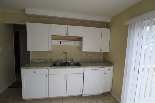 Building Photo - 972 Chambers Cir