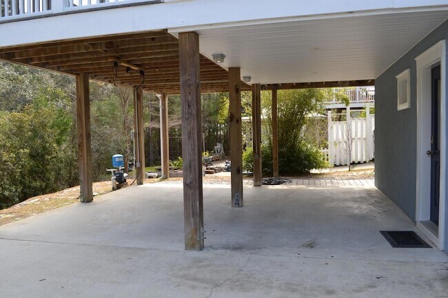 Building Photo - 76 Tradewinds Dr