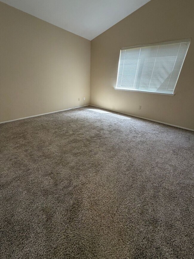 Building Photo - 8240 Rockbury Way