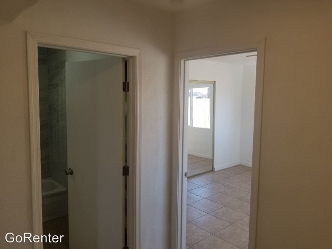 Building Photo - 5 br, 2 bath House - 911 S Drew St
