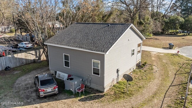 Building Photo - 105 Bryan Pl
