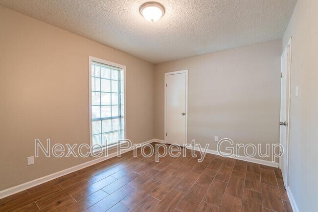 Building Photo - 4262 Sunnyslope Dr