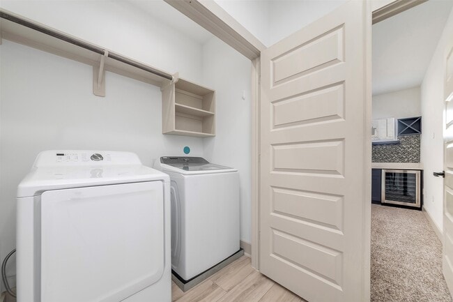 Building Photo - 837 W Little York Rd