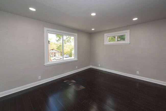 Building Photo - NORTH COLLEGE HILL -  Stunning remodel 3be...
