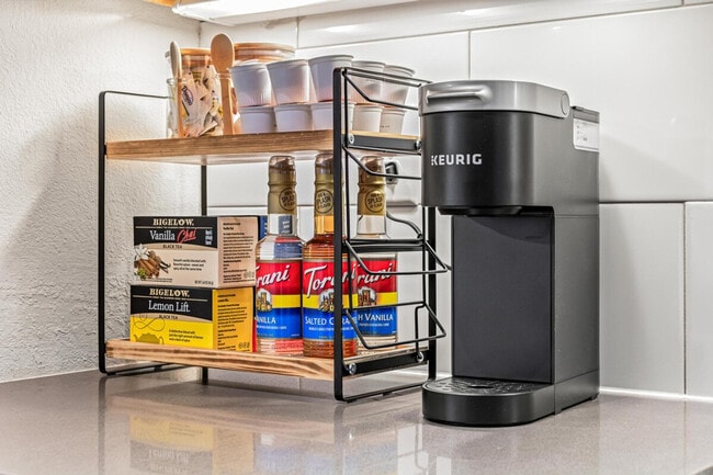 Building Photo - 606 N Washington Ave