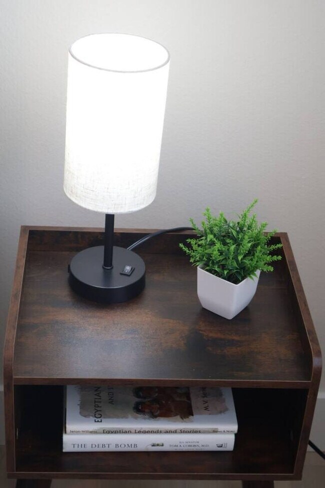 Building Photo - 204 E 35th St