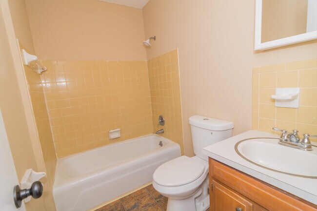 Building Photo - 705 June Dr